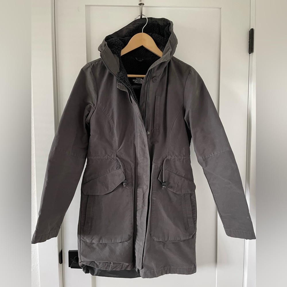 The north face fleece lined hooded long coat women’s XS gray green
